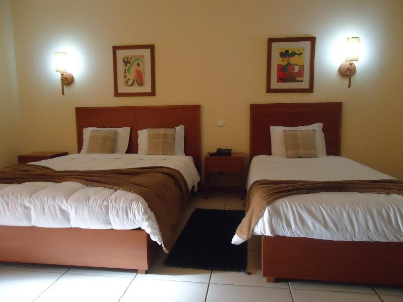 Hotel Pombeira グアルダ エクステリア 写真